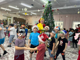 Коляда! Коляда! Отворяй ворота!!! Коляда! Коляда! Отворяй ворота!!!.