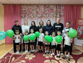 Утренняя гимнастика с родителями Утренняя гимнастика с родителями.