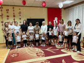 Спортивное развлечение "Вместе с мамой!" Спортивное развлечение "Вместе с мамой!".