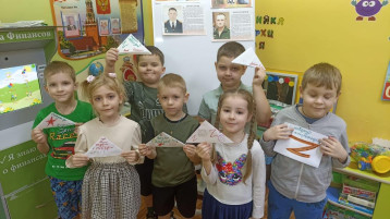 Поздравь солдата с новым годом! Поздравь солдата с новым годом!.